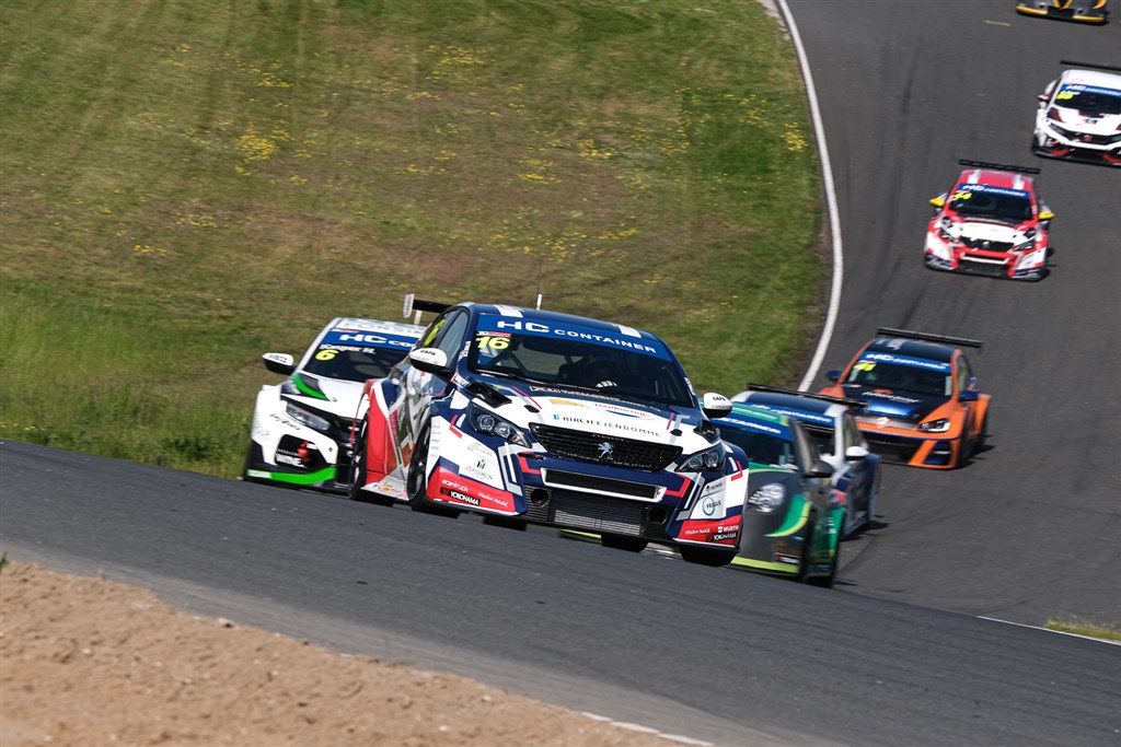 Casper Elgaard sikrede Brian Madsen Sport's første TCR-pokal.
(Foto: Boxengasse)